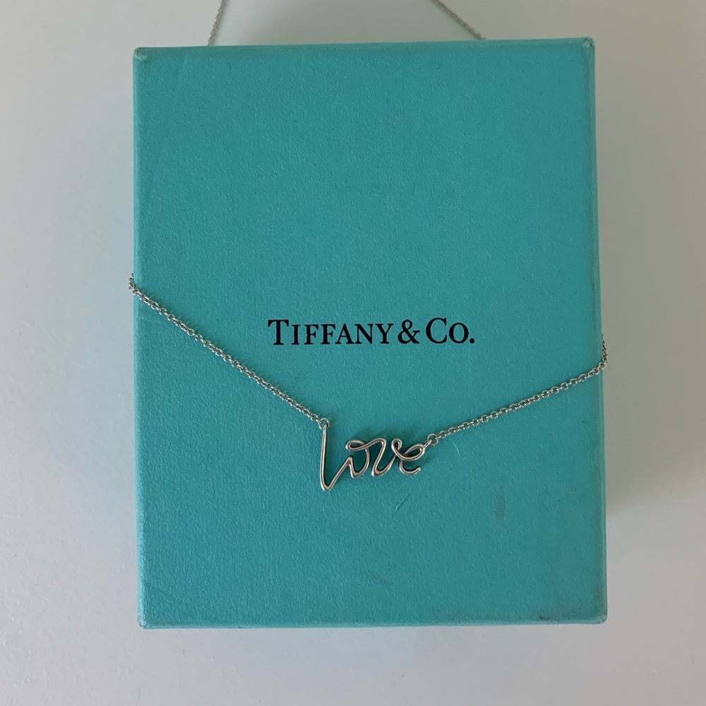 TIFFANY & Co Love Necklace